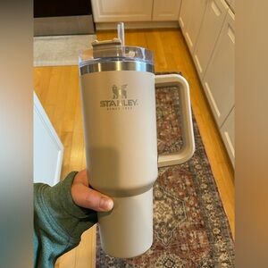 Stanley 40oz Tumbler Water Bottle Beige